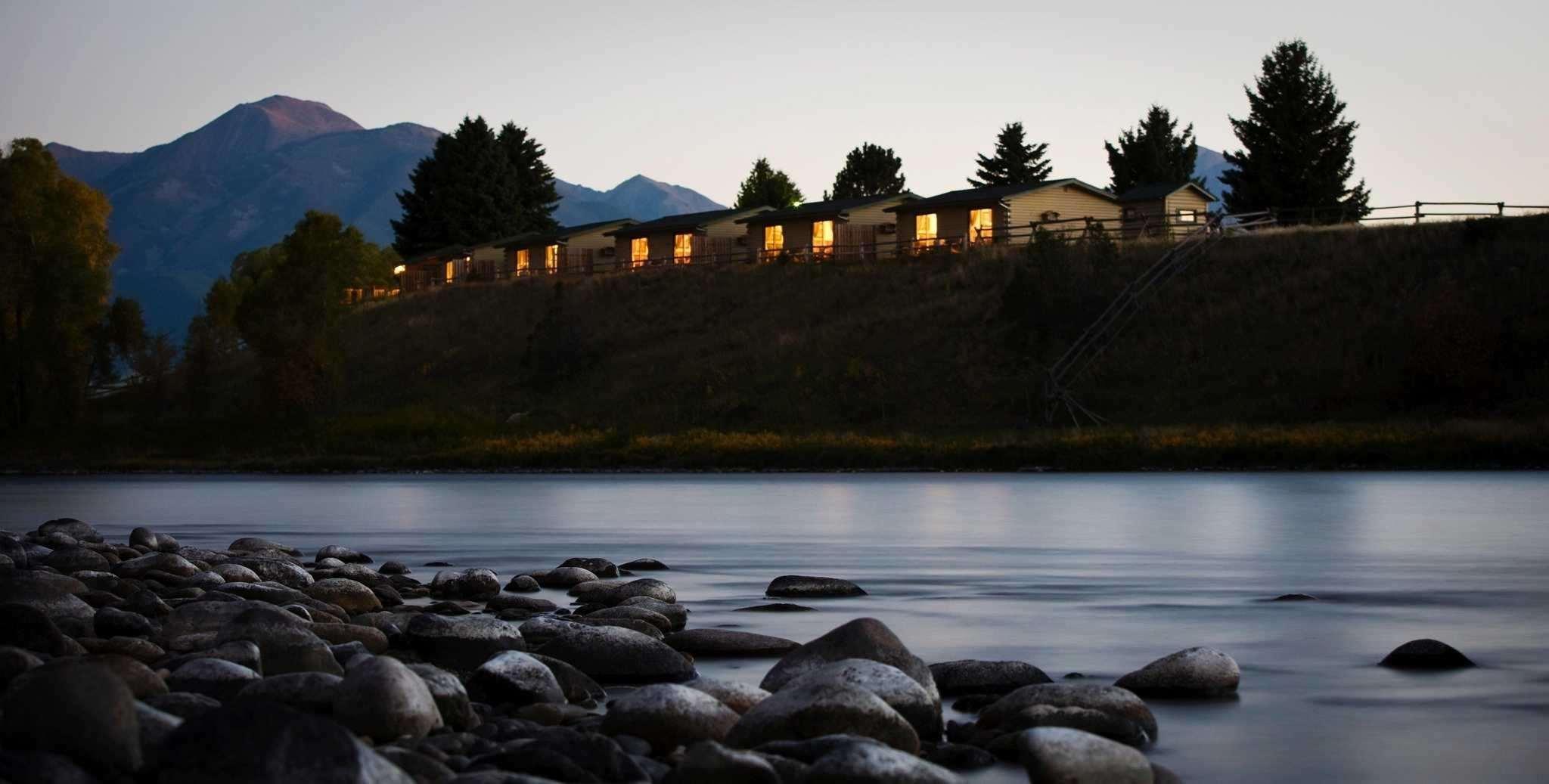 Yellowstone Valley Lodge, Ascend Hotel Collection Pray Bagian luar foto