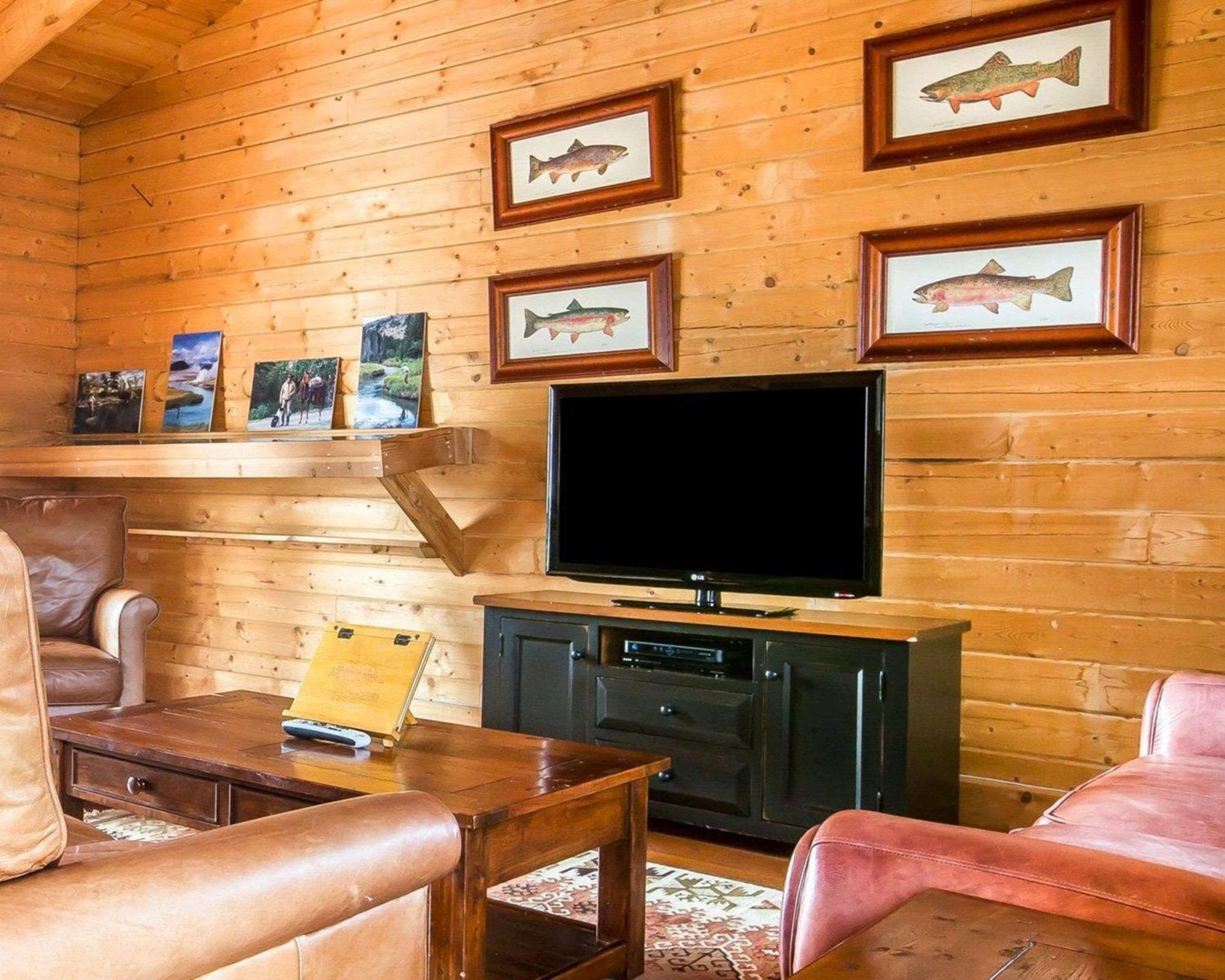 Yellowstone Valley Lodge, Ascend Hotel Collection Pray Bagian luar foto