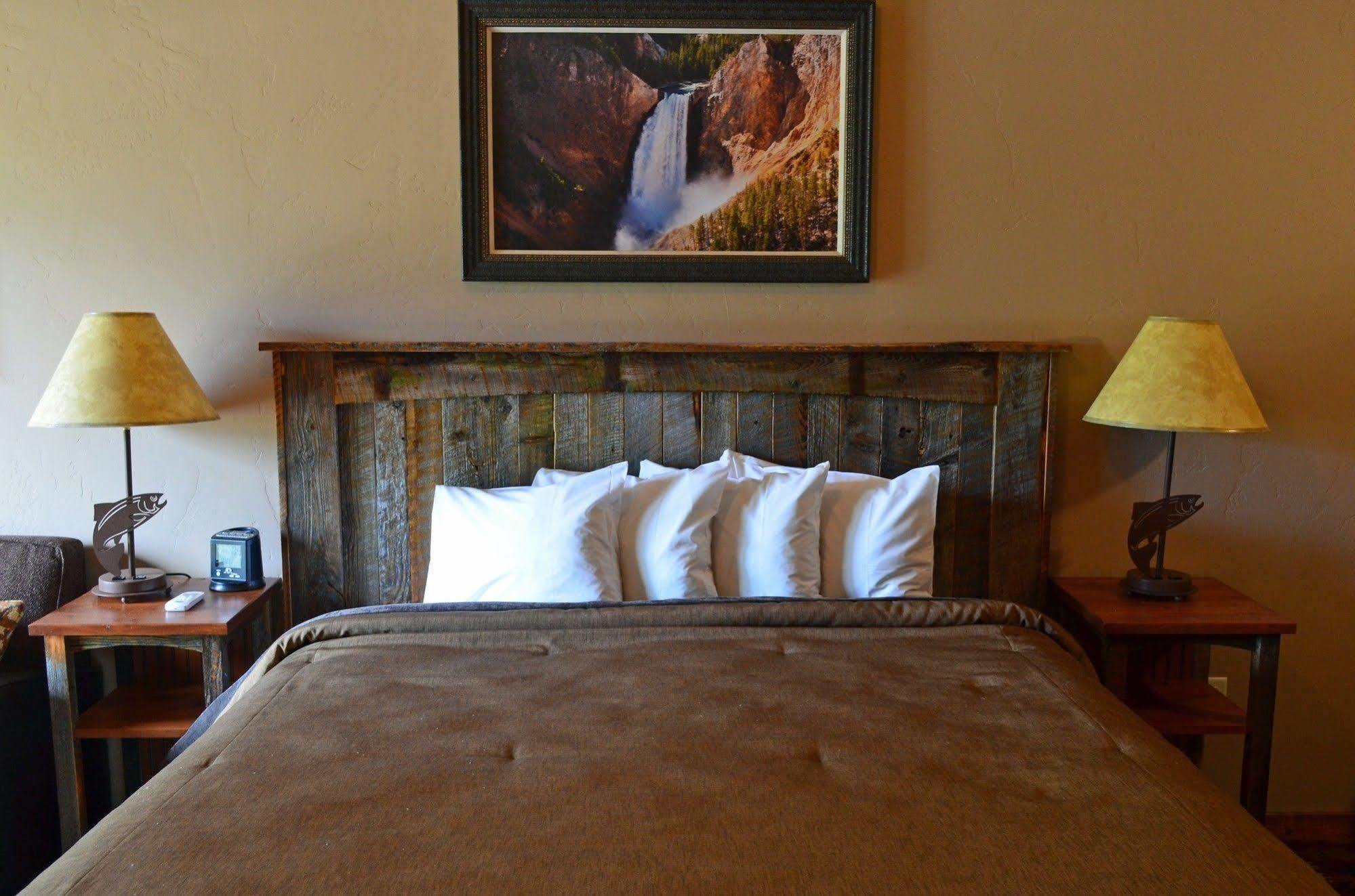 Yellowstone Valley Lodge, Ascend Hotel Collection Pray Bagian luar foto